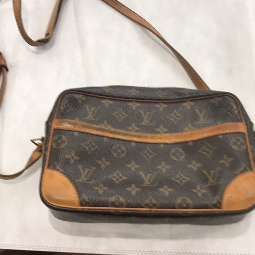Authentic Louie Vuitton handbag